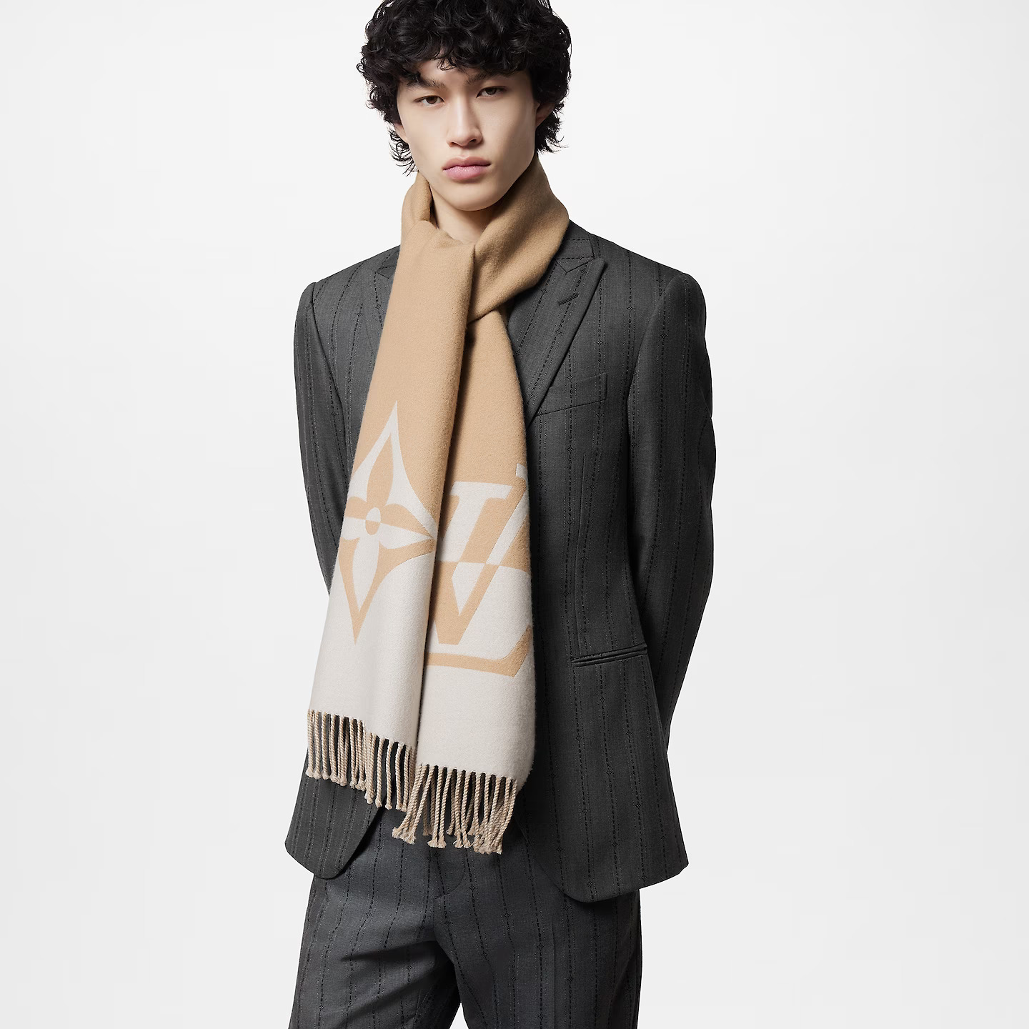 Louis Vuitton Beige M79098 Graphic Dual Scarf Louis Vuitton Beige M79098 Graphic Dual Scarf