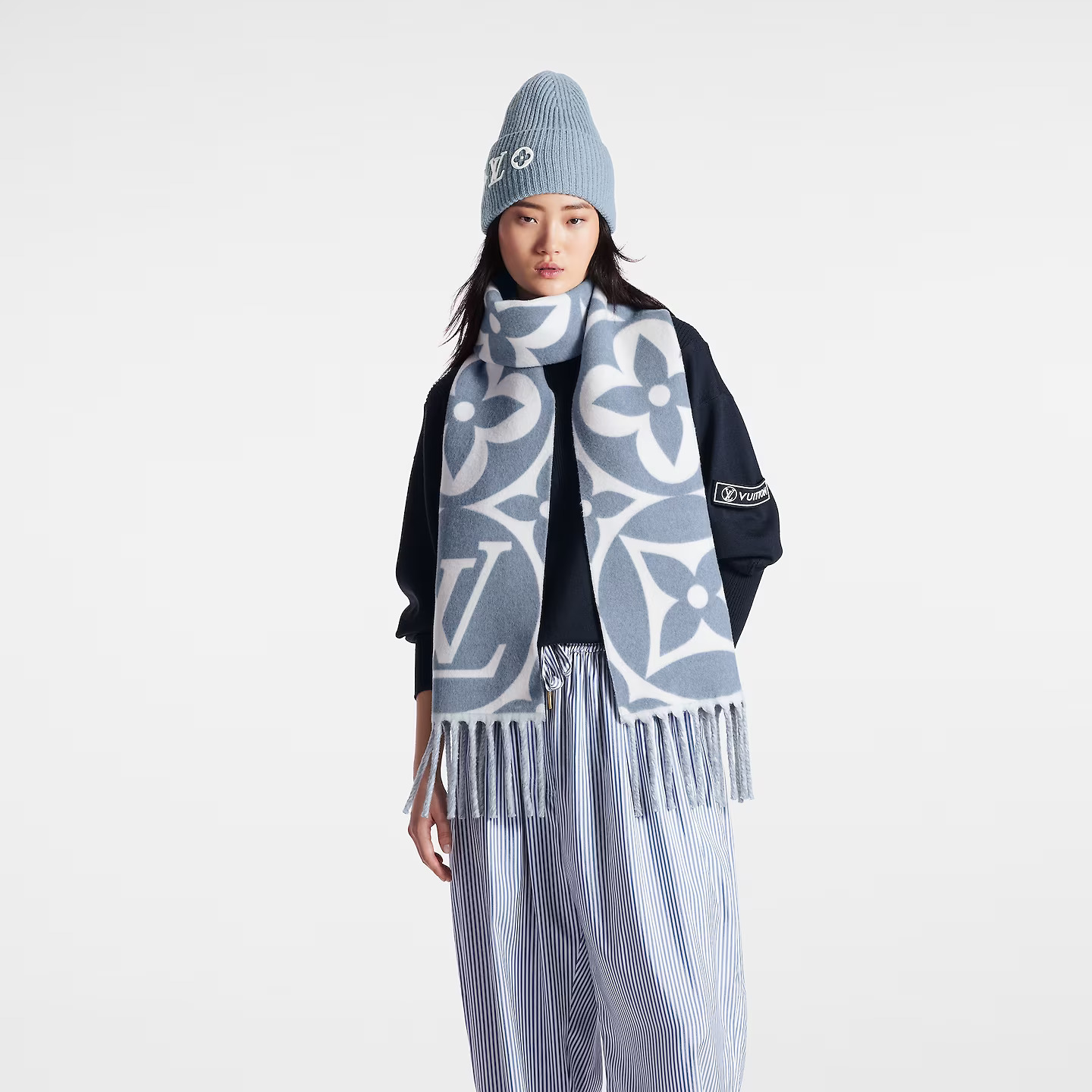 Louis Vuitton Blue M79214 FLIGHT MODE LV Medallion Scarf Louis Vuitton Blue M79214 FLIGHT MODE LV Medallion Scarf