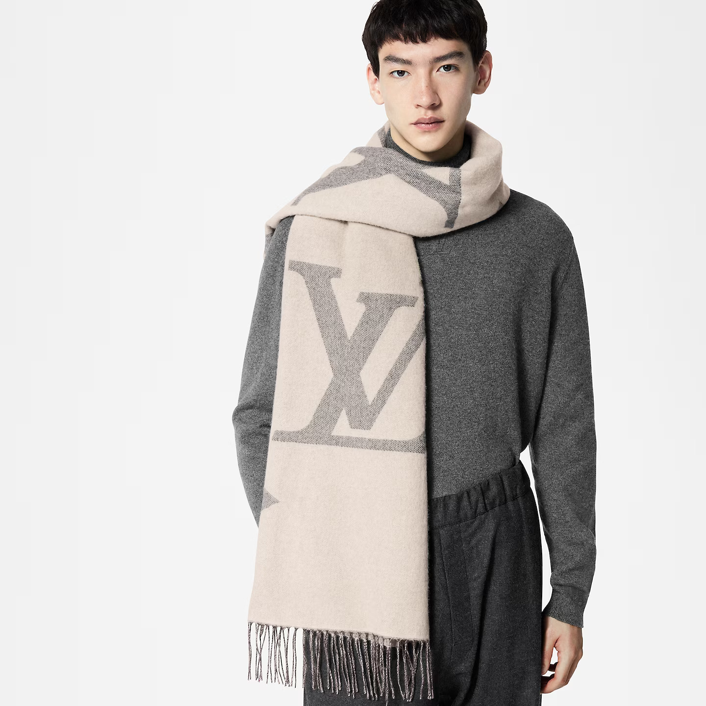 Louis Vuitton Light Grey M77951 MNG Giant Scarf Louis Vuitton Light Grey M77951 MNG Giant Scarf