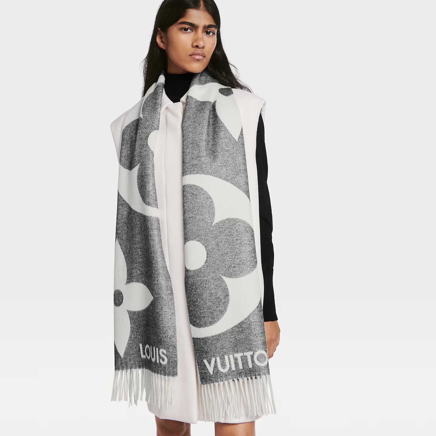 Louis Vuitton M78120 Ultimate Shine Scarf Louis Vuitton M78120 Ultimate Shine Scarf