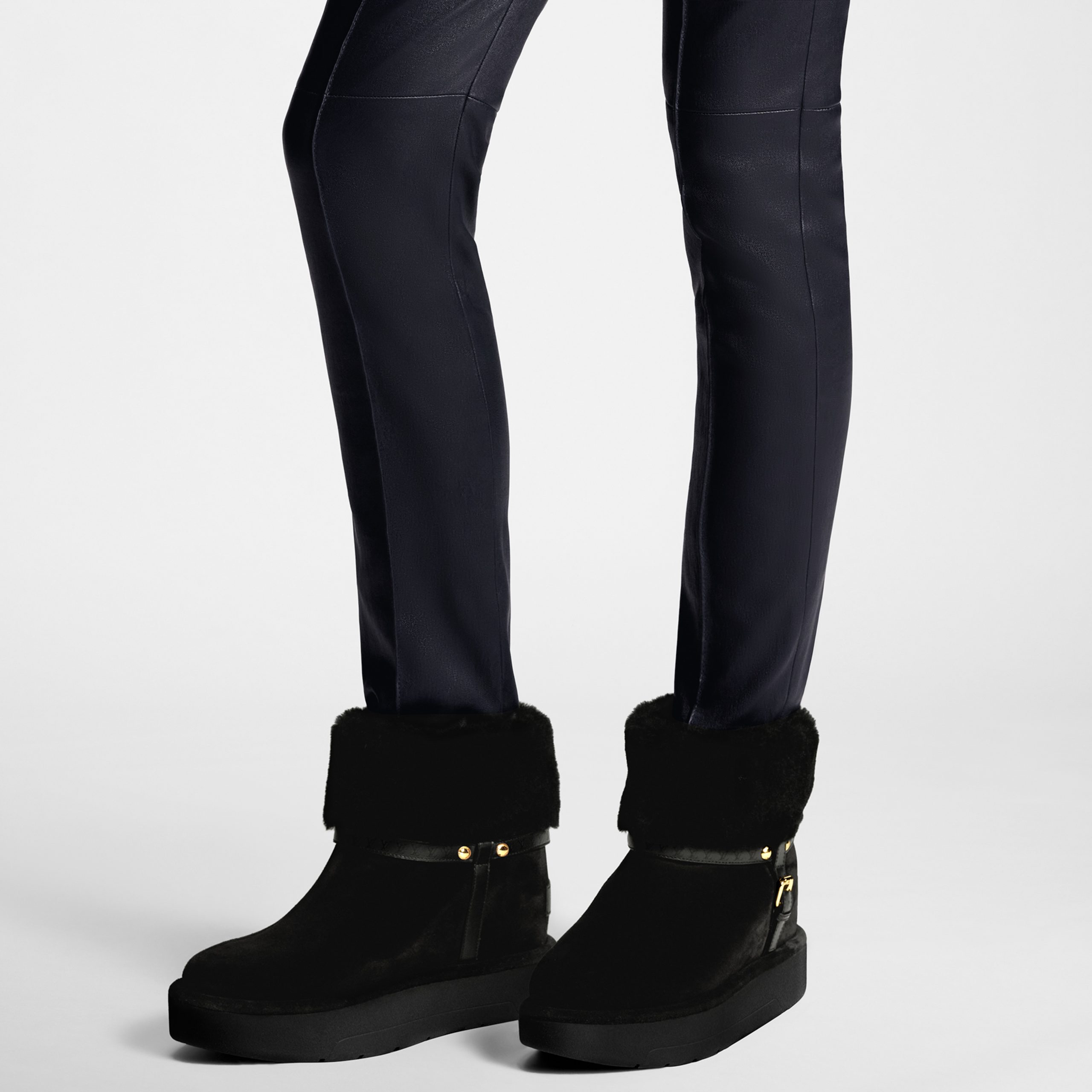 Louis Vuitton LV SKI Aspen Platform Ankle Boot Black 1AC78P Louis Vuitton LV SKI Aspen Platform Ankle Boot Black 1AC78P