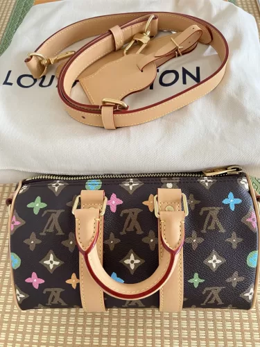 Click to view full screen Louis Vuitton M24849 Keepall Bandoulière 25 photo review